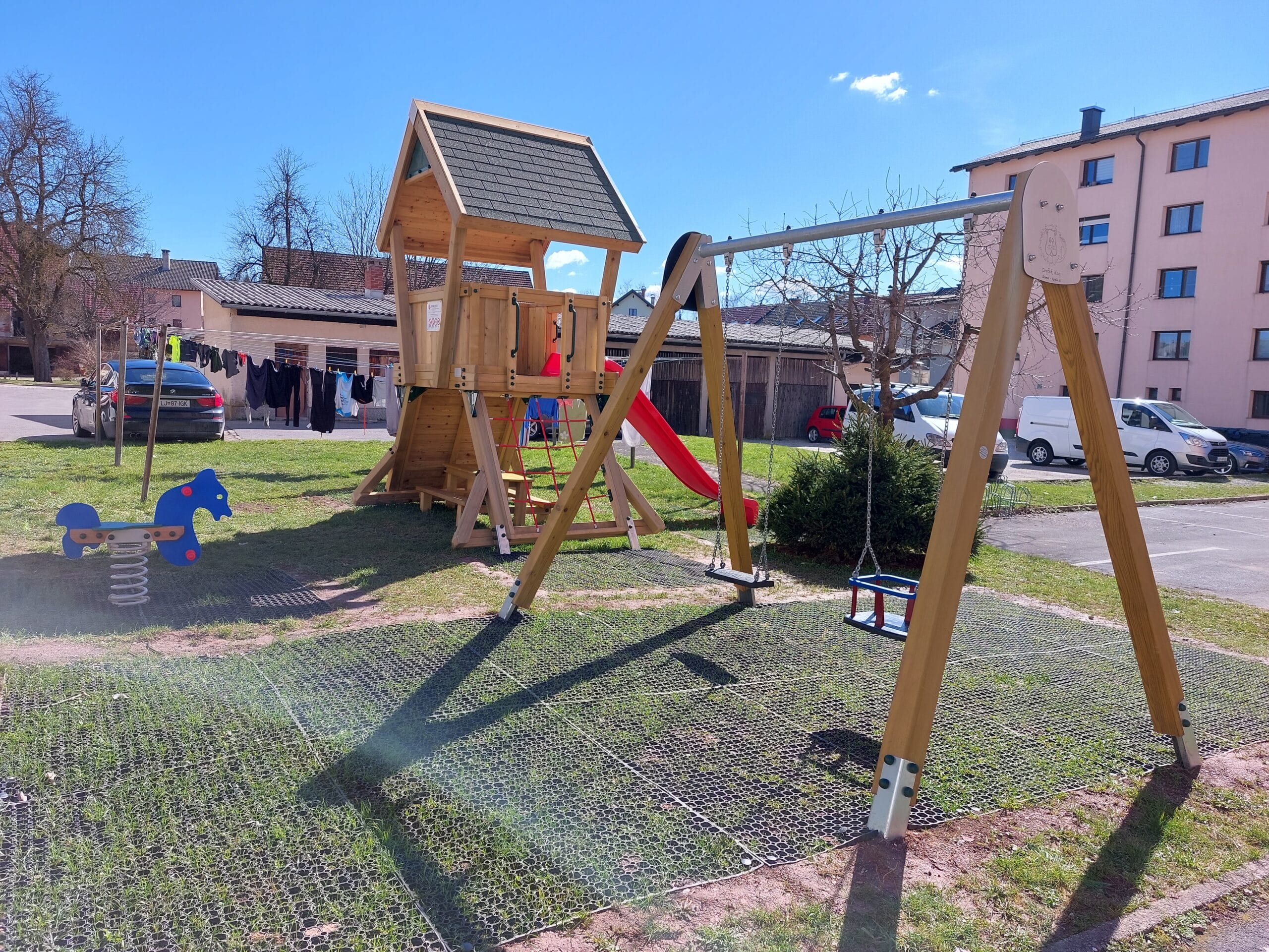 13-otrosko-igrisce-Tovarniska