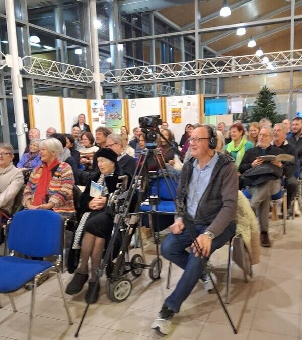 Božično-novoletna razstava– prerez ustvarjalnosti logaških likovnikov