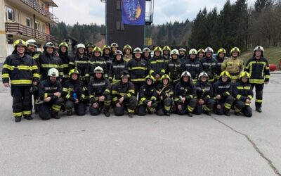 V GZ Logatec 26 novih nižjih gasilskih častnikov